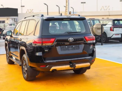 2026 Toyota Land Cruiser GR SPORT 3.5 Litres 6 Cylinders Petrol Engine Black Red SUV GCC Specs
