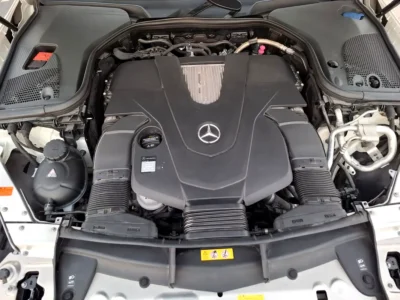 2017 Mercedes-Benz E-Class E400 4MATIC 6 Cylinders Petrol Engine White Beige Sedan Automatic