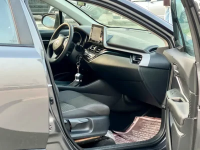 2021 Toyota C-HR XLE Premium 2.0 Litres 4-cylinder Petrol Engine Grey Black SUV US Specs