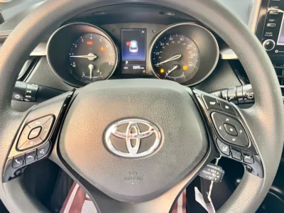 2021 Toyota C-HR XLE Premium 2.0 Litres 4-cylinder Petrol Engine Grey Black SUV US Specs