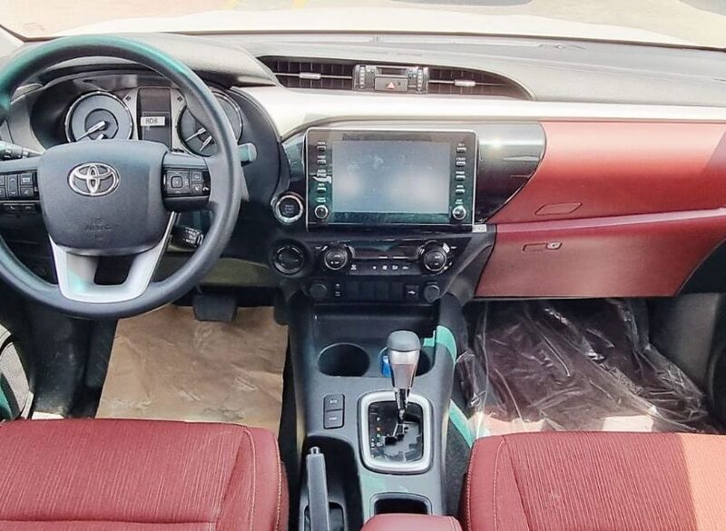 2026 Toyota Hilux SR5 2.4L 4 Cylinders DIESEL Engine White Red Pickup Truck 4X4 Automatic