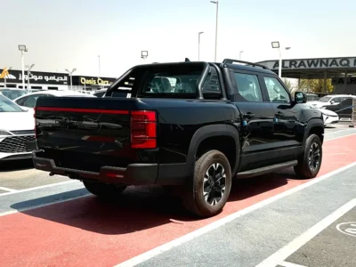 2026 BYD Shark 6 4 Cylinders Plug-in Hybrid Engine Black Pickup Truck Chinese Specs