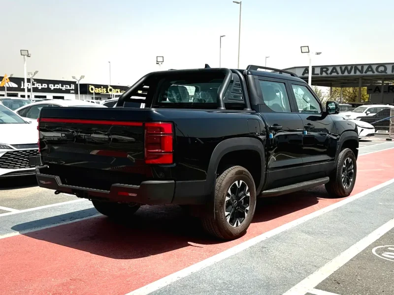 2026 BYD Shark 6 4 Cylinders Plug-in Hybrid Engine Black Pickup Truck Chinese Specs