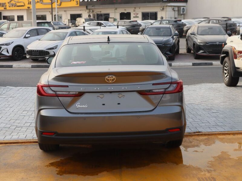 2026 Toyota Camry Grande 2.5 Litres 4 Cylinders Petrol Engine Grey Tan Sedan GCC Specs