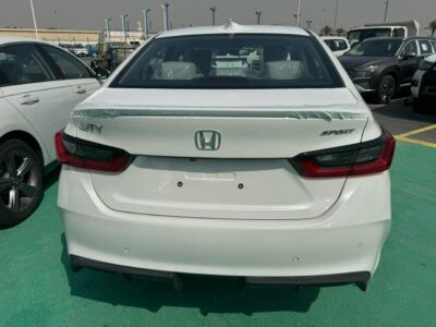 2024 Honda City 1.5-liter 4-Cylinder i-VTEC Petrol Engine White Beige Sedan GCC Specs Automatic