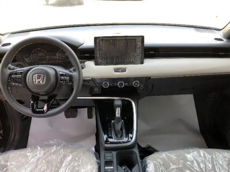 2024 Honda HR-V 2.0-liter Inline 4-Cylinder Petrol Engine Grey Beige SUV Automatic GCC Specs