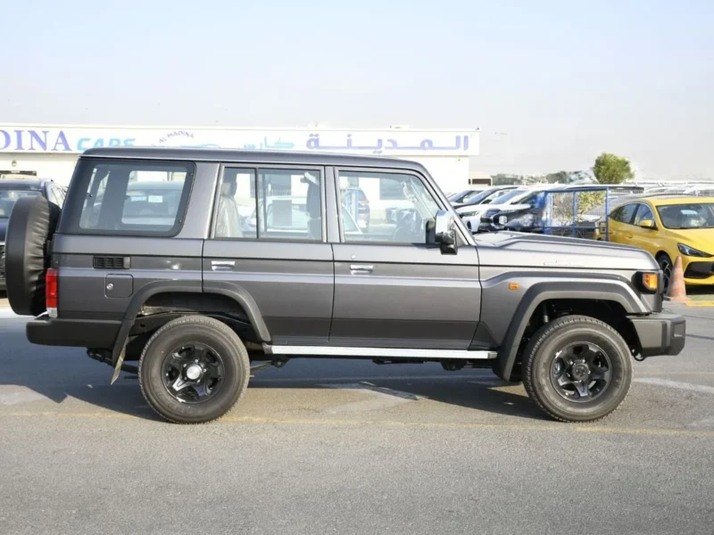 2026 Toyota Land Cruiser 70 LC76 LX 4.0 Litres 6 Cylinders Petrol Engine Grey Beige SUV GCC Specs