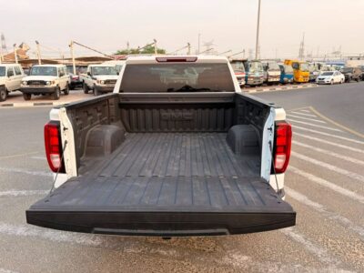 2025 GMC Sierra 1500 Elevation 2.7 Litres 4 Cylinders Petrol Engine White Black Pickup Truck US Specs