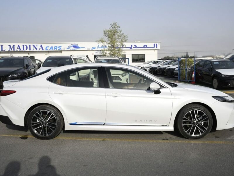 2026 Toyota Camry LUMIERE 2.5 Litres 4 Cylinders Hybrid Engine White Tan Sedan GCC FULL OPTION