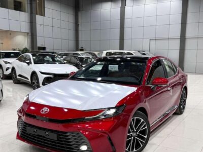 2026 TOYOTA CAMRY LUMIERE 2.5 Litres 4-Cylinder Hybrid Petrol Engine Red Brown Sedan
