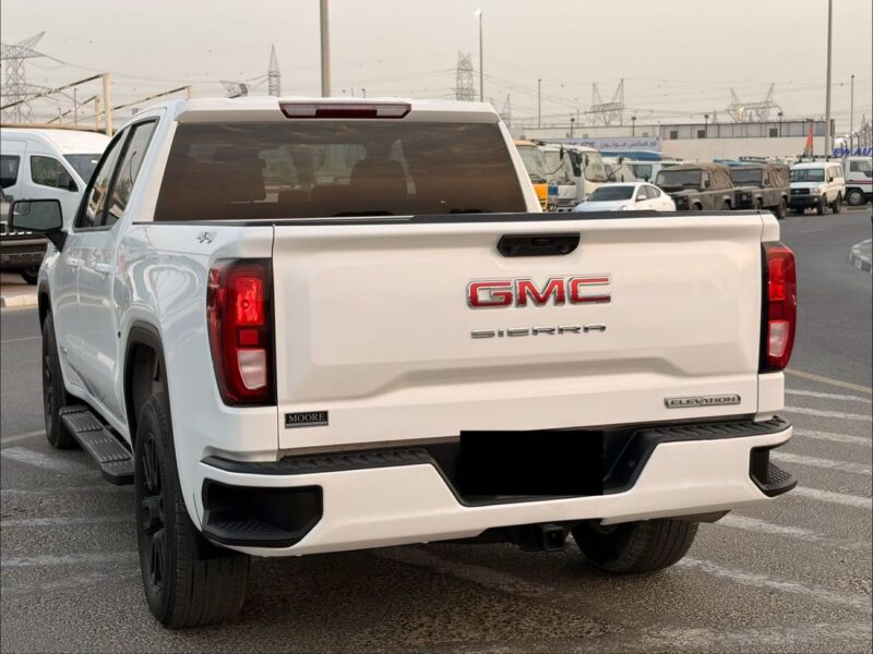 2025 GMC Sierra 1500 Elevation 2.7 Litres 4 Cylinders Petrol Engine White Black Pickup Truck US Specs