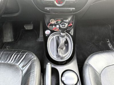 2016 Kia Soul EX TOP 2.0 Litres 4 Cylinders Petrol Engine White Black SUV GCC Specs Automatic