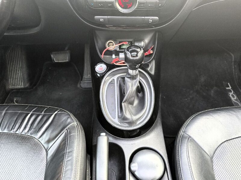 2016 Kia Soul EX TOP 2.0 Litres 4 Cylinders Petrol Engine White Black SUV GCC Specs Automatic