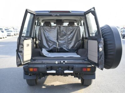 2026 Toyota Land Cruiser 70 LC76 LX 4.0 Litres 6 Cylinders Petrol Engine Grey Beige SUV GCC Specs
