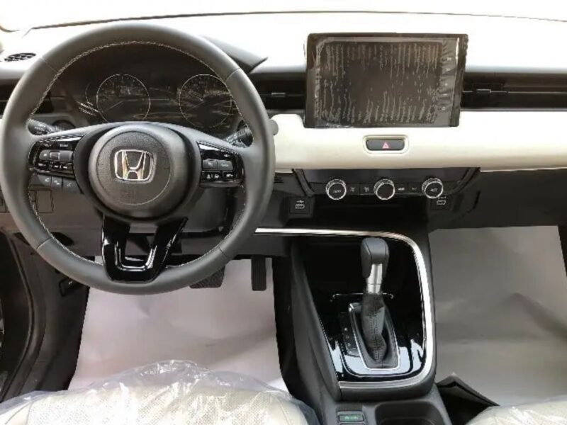 2026 Honda HR-V 2.0-liter Inline 4-Cylinder Petrol Engine White Beige SUV Automatic GCC Specs