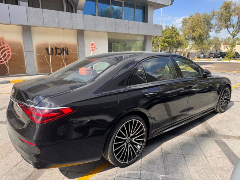 2026 Mercedes-Benz S500 4MATIC 3.0-liter Turbocharged Inline-six Engine Black Tan Sedan