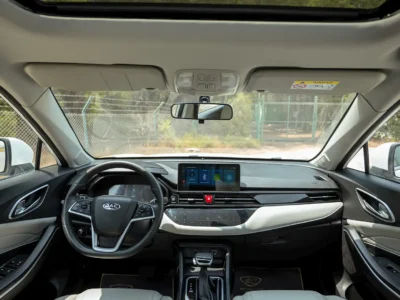 2023 JAC JS4 Intelligent 1.5 Litres 4 Cylinders Petrol Engine White Beige SUV GCC Specs FWD Automatic