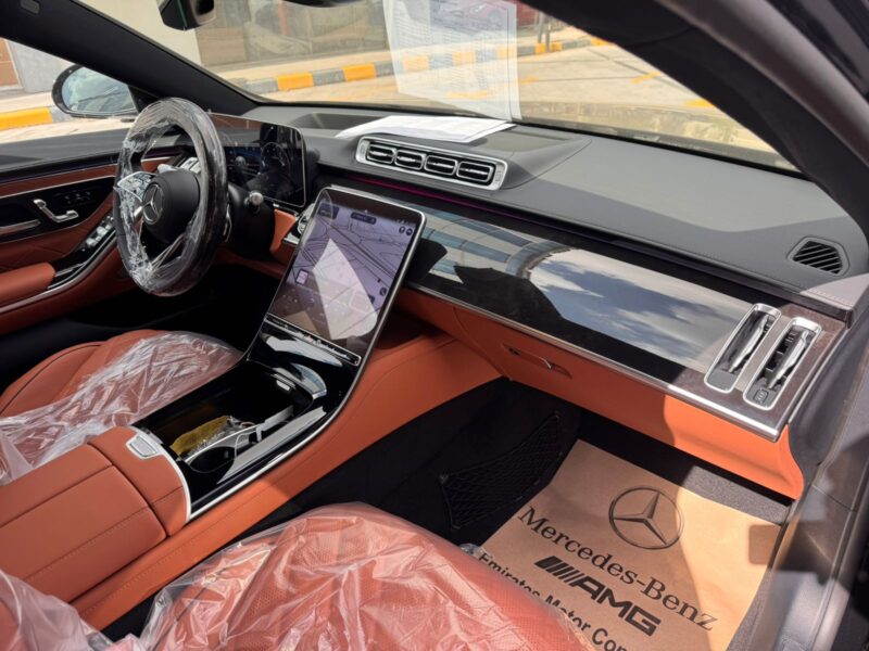 2026 Mercedes-Benz S500 4MATIC 3.0-liter Turbocharged Inline-six Engine Black Tan Sedan