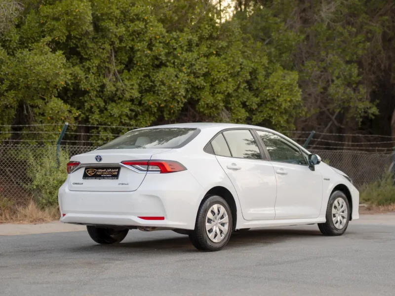 2024 Toyota Corolla XLI 1.8 Litres 4 Cylinders Hybrid Engine White Black Sedan GCC Specs FWD