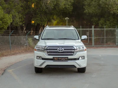 2017 Toyota Land Cruiser GXR 4.8 Litres 8 Cylinders Petrol Engine White Beige SUV GCC Specs