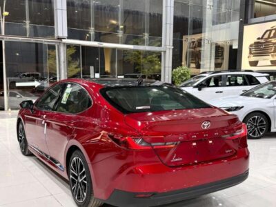 2026 TOYOTA CAMRY LUMIERE 2.5 Litres 4-Cylinder Hybrid Petrol Engine Red Brown Sedan