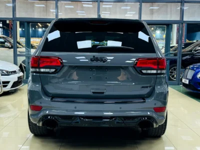 2020 Jeep Grand Cherokee SRT 6.4 Litres HEMI V8 Petrol Engine Grey Black SUV Canadian Specs