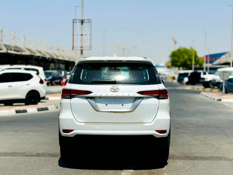 2026 Toyota Fortuner GXR 2.7 Litres 4 Cylinders Petrol Engine White Beige SUV GCC Specs