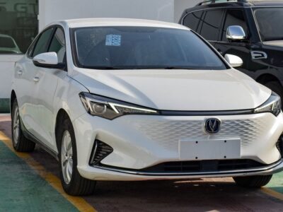 2022 Changan Eado 1.6-Liter 4-Cylinder Petrol Engine White Black Sedan Chinese Specs Automatic