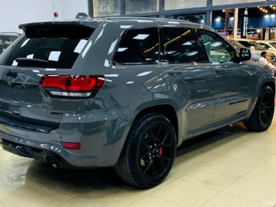 2020 Jeep Grand Cherokee SRT 6.4 Litres HEMI V8 Petrol Engine Grey Black SUV Canadian Specs