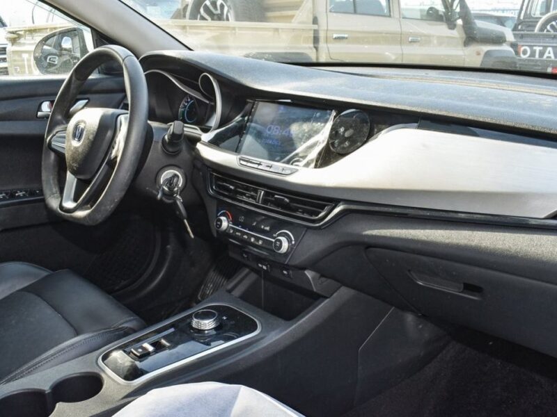 2022 Changan Eado 1.6-Liter 4-Cylinder Petrol Engine White Black Sedan Chinese Specs Automatic
