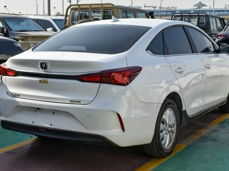 2022 Changan Eado 1.6-Liter 4-Cylinder Petrol Engine White Black Sedan Chinese Specs Automatic