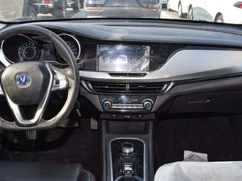 2022 Changan Eado 1.6-Liter 4-Cylinder Petrol Engine White Black Sedan Chinese Specs Automatic