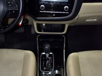 2021 Mitsubishi Outlander Midline 4 Cylinders Petrol Engine White Beige Crossover GCC Specs