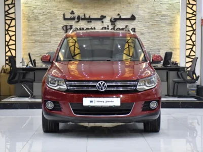 2020 Volkswagen Tiguan SEL 4 Cylinders Petrol Engine Red Beige Crossover GCC Specs Automatic
