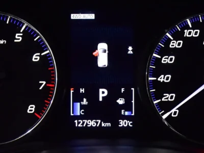2021 Mitsubishi Outlander Midline 4 Cylinders Petrol Engine White Beige Crossover GCC Specs
