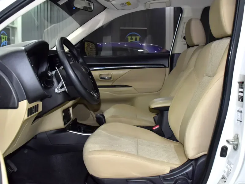 2021 Mitsubishi Outlander Midline 4 Cylinders Petrol Engine White Beige Crossover GCC Specs