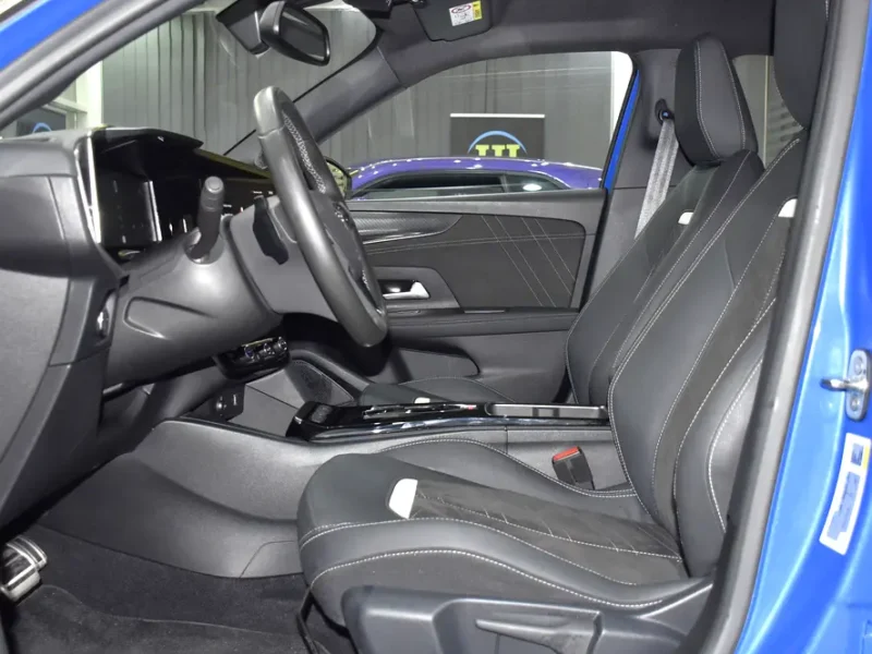 2023 Opel Mokka Ultimate 3 Cylinders Petrol Engine Blue Black Crossover GCC Specs Automatic