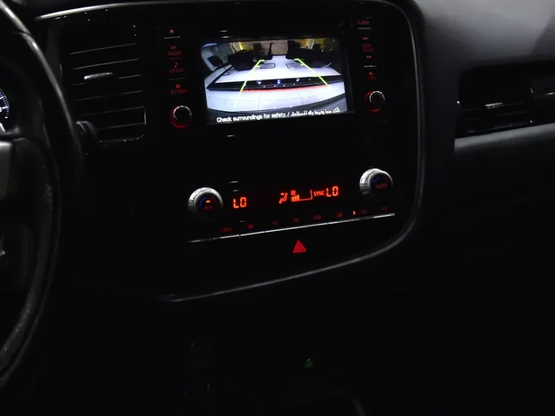 2020 Mitsubishi Outlander GLS 4 Cylinders Plug-in Hybrid Engine Silver Black Crossover GCC Specs