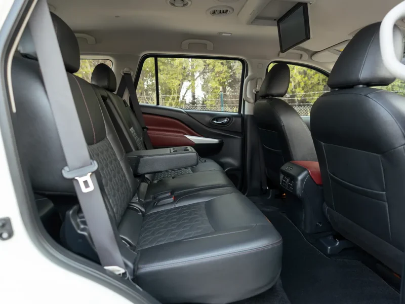2024 Nissan Xterra Platinum 2.5 Litres 4 Cylinders Petrol Engine White Black SUV GCC Specs 4WD