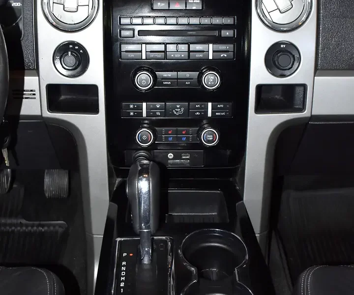 2012 Ford F-150 FX4 8 Cylinders Petrol Engine White Black Pickup Truck GCC Specs Automatic