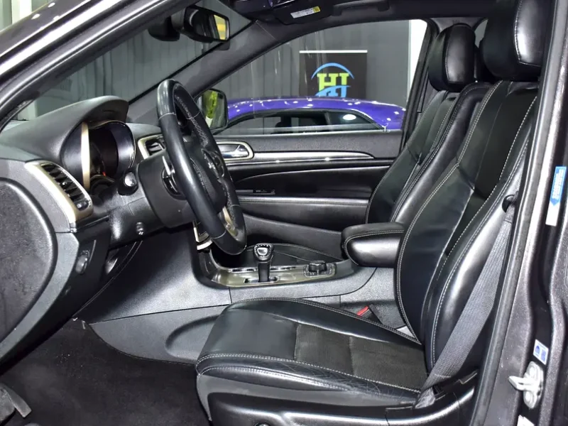 2015 Jeep Grand Cherokee Limited 6 Cylinders Petrol Engine Grey Black SUV GCC Specs