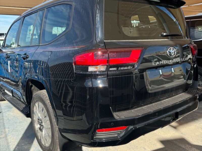 2026 Toyota Land Cruiser GXR 4.0 Litres 6 Cylinders Petrol Engine Black SUV GCC Specs