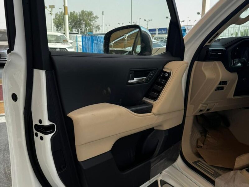 2026 Toyota Land Cruiser VXR Hybrid 3.5 Litres 6 Cylinders Engine White Beige SUV GCC Specs