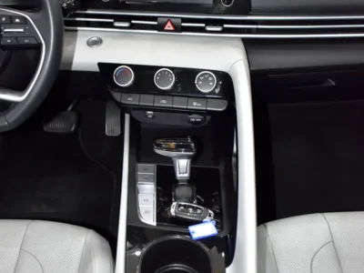2024 Hyundai Elantra Premium 4 Cylinders Petrol Engine White Beige Sedan Chinese Specs