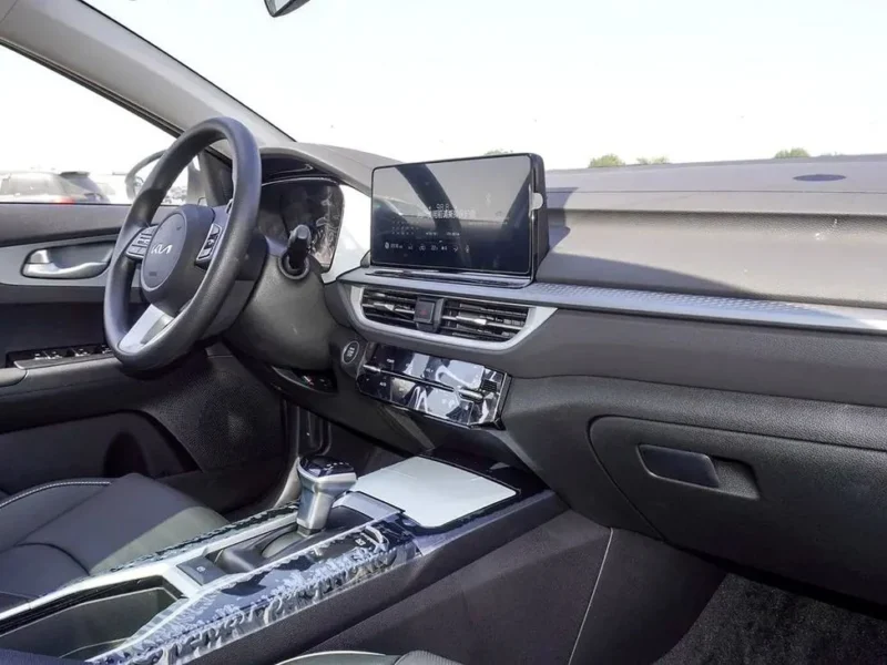 2026 Kia K3 EX DLX 1.6-liter 4-cylinder Petrol Engine White Black Sedan Chinese Specs