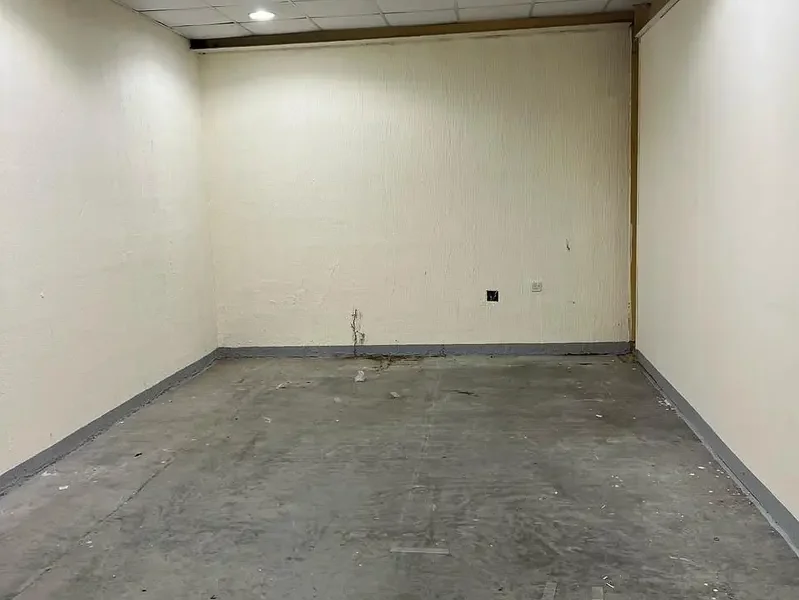 215 sqft Al Quoz 4 Warehouse Storage Units – Various Sizes Available