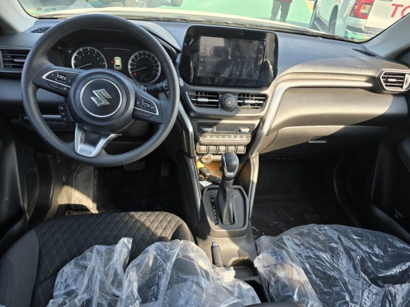 2026 SUZUKI GRAND VITARA 1.5 Litres 4 Cylinders Petrol Engine Silver Black SUV GCC Specs