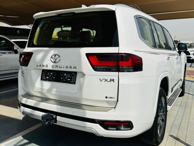 2026 Toyota Land Cruiser VXR Hybrid 3.5 Litres 6 Cylinders Engine White Beige SUV GCC Specs
