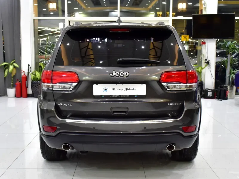 2015 Jeep Grand Cherokee Limited 6 Cylinders Petrol Engine Grey Black SUV GCC Specs