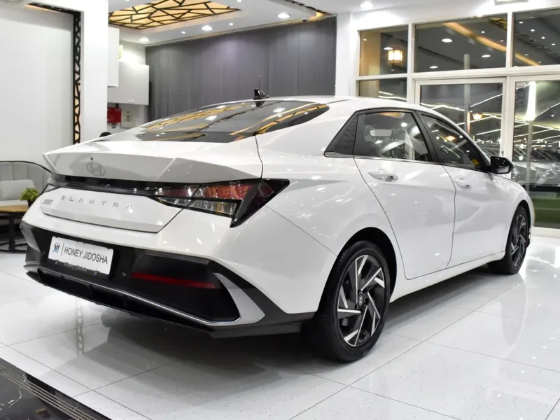 2024 Hyundai Elantra Premium 4 Cylinders Petrol Engine White Beige Sedan Chinese Specs